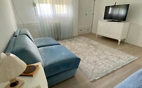 Crystal Rose - Center Apartment